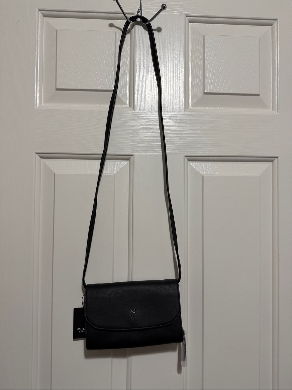 Vera Wang Black Leather Crossbody Shoulder Bag
